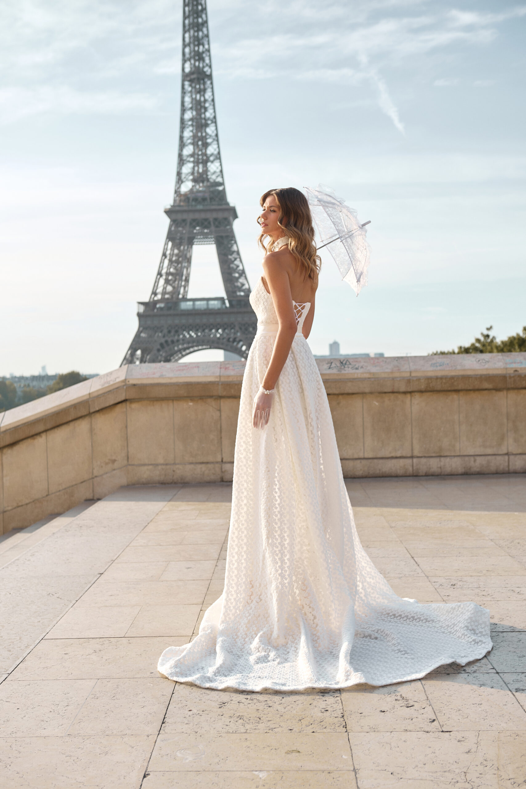 παρισι γαμοσ νυφη εκλησσισαμυστηριο νυφικο